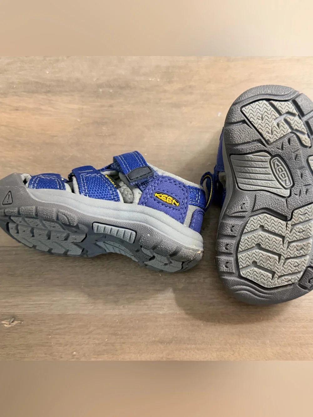 NWOT Keen Newport H2